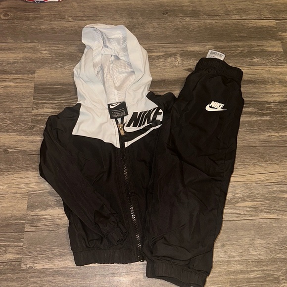 Nike Other - Unisex Nike Windbreaker Matching Set